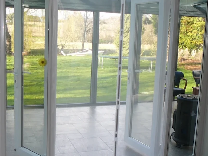 Adjustable Magnetic Screen (up to 200cm)