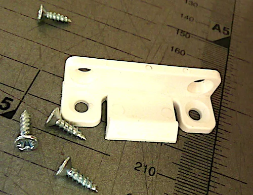 L-shaped door catch, slim 5 x 2cm, white with screws